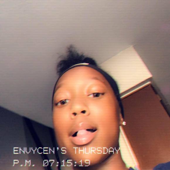 Meet your Posher, Cennedi - Picture 1 of 1